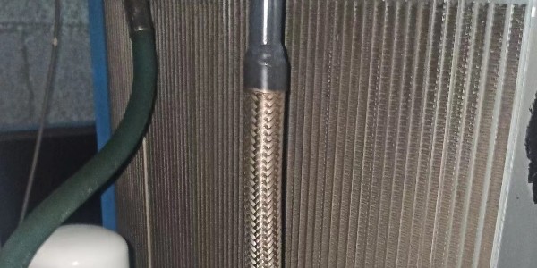 空壓機冷卻器產(chǎn)生水垢，如何清理？