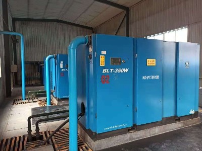 三臺10立方螺桿空壓機保養(yǎng)維護完成！