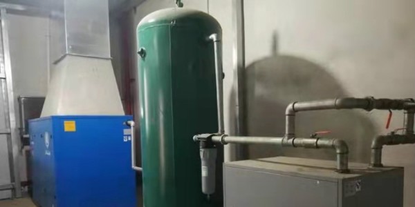 螺桿空壓機(jī)要定期放水，否則......