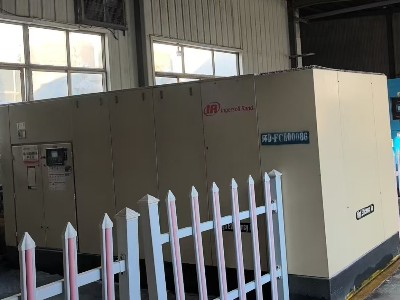 三臺(tái)200kW螺桿空壓機(jī)保養(yǎng)完成！